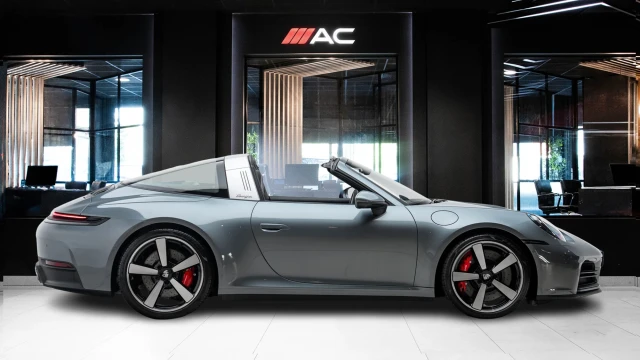 Porsche 911 Image 5