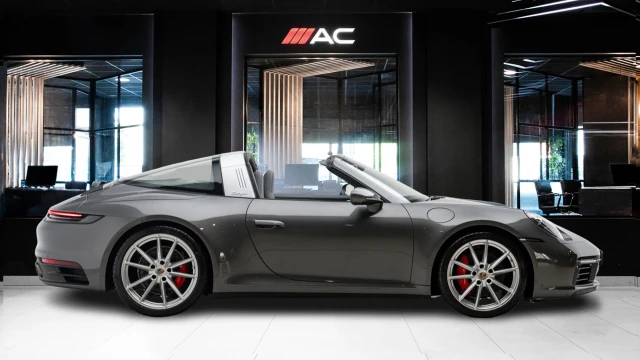 Porsche 911 Image 5