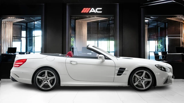 Mercedes-Benz SL Image 5