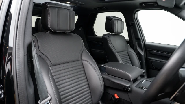 Land Rover Discovery Image 6