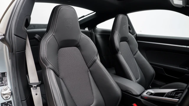 Porsche 911 Image 6
