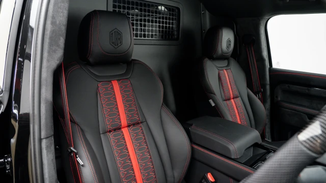 Land Rover Defender Image 6