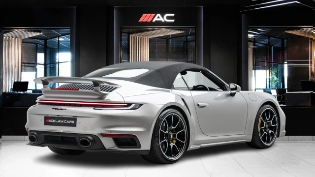 Porsche 911 Image 6
