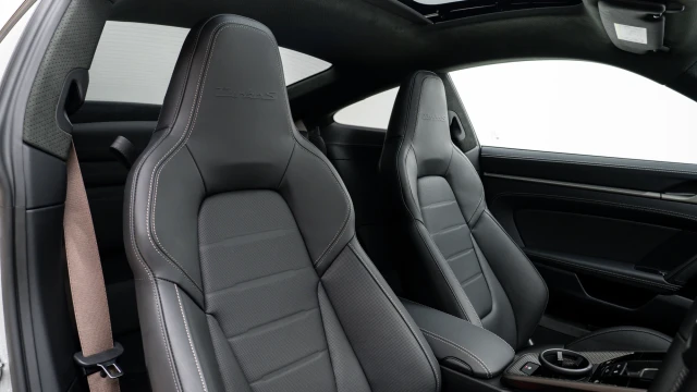 Porsche 911 Image 6