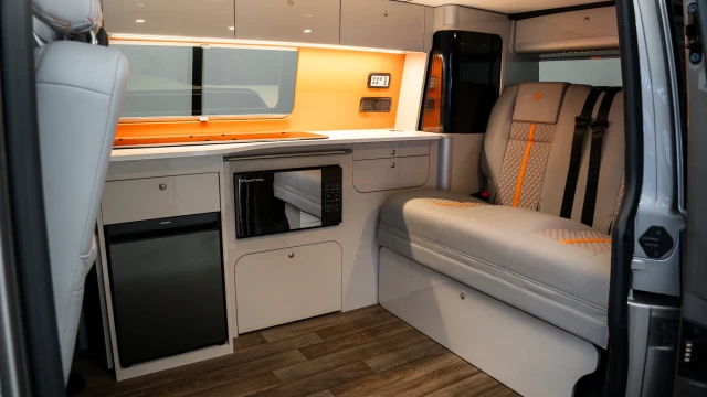 Volkswagen Transporter Image 6