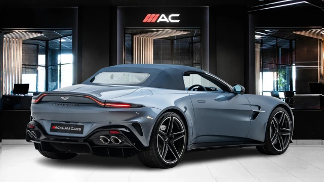 Aston Martin Vantage Image 6