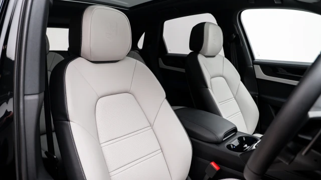 Porsche Cayenne Image 5