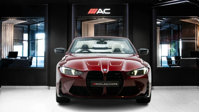 BMW M4 Image 2
