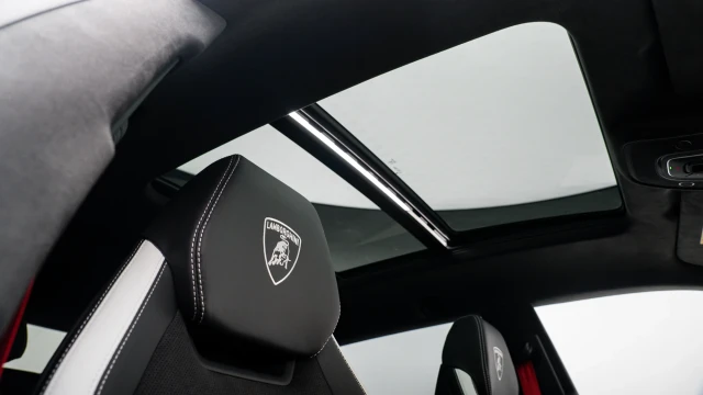 Lamborghini Urus Image 7