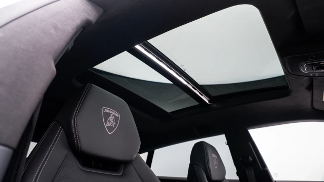 Lamborghini Urus Image 7