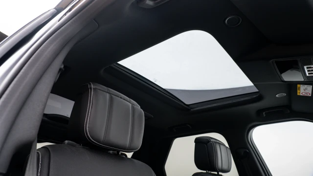 Land Rover Discovery Image 7