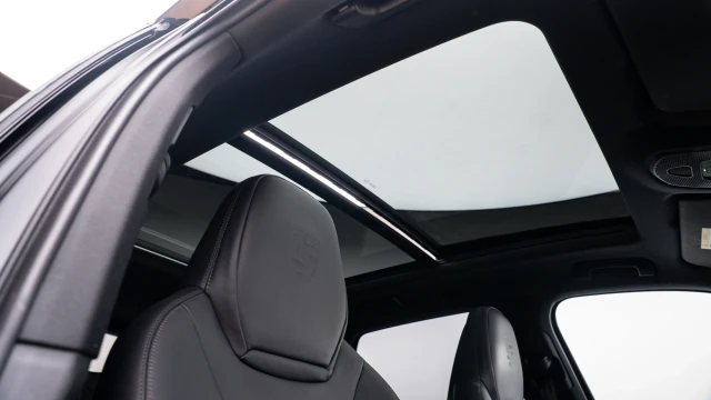 Porsche Cayenne Image 7