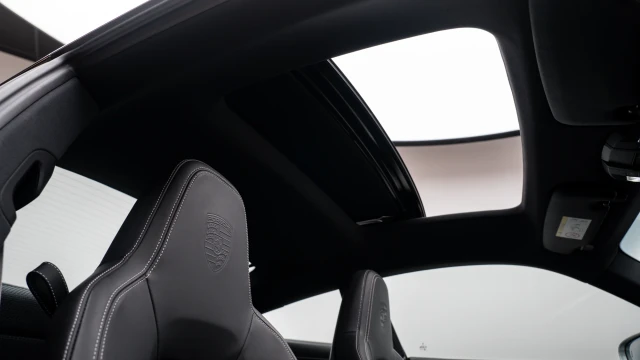 Porsche 911 Image 7
