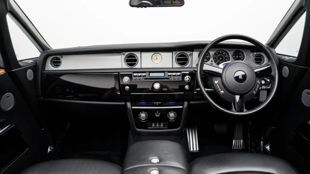 Rolls-Royce Phantom Image 7