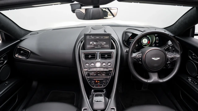 Aston Martin DBS Image 7