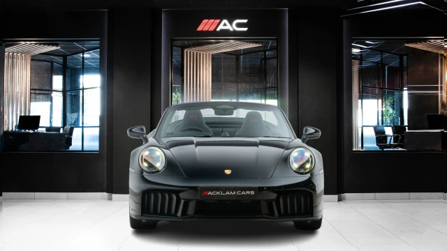 Porsche 911 Image 2
