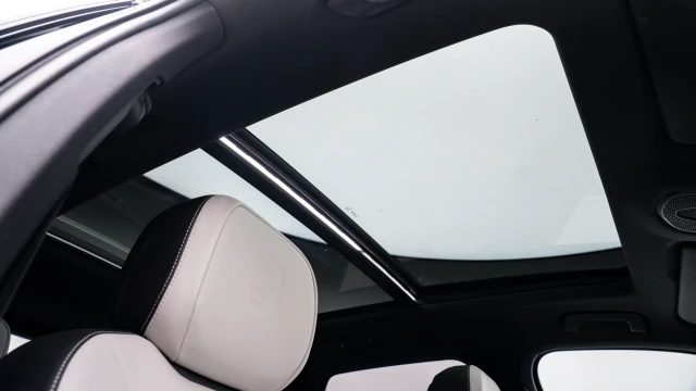 Porsche Cayenne Image 8