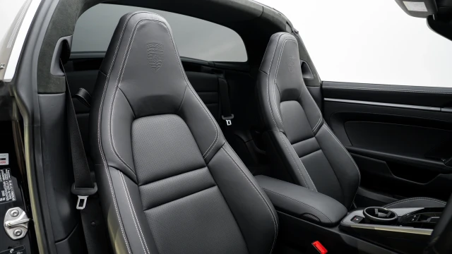 Porsche 911 Image 8