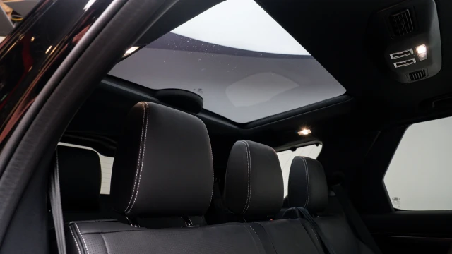 Land Rover Discovery Image 8