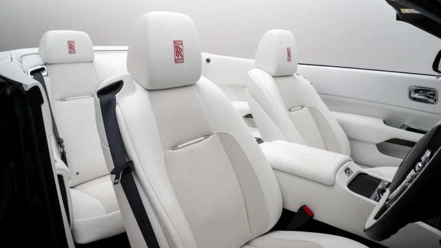 Rolls-Royce Dawn Image 7