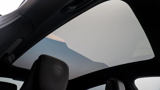 Porsche Taycan Image 7