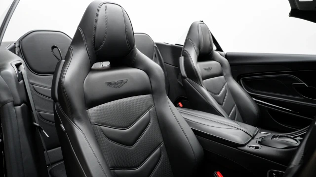 Aston Martin DBS Image 8