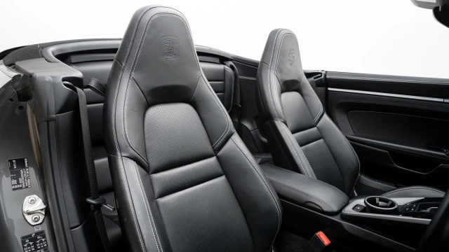 Porsche 911 Image 8