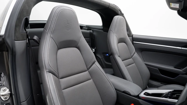 Porsche 911 Image 8
