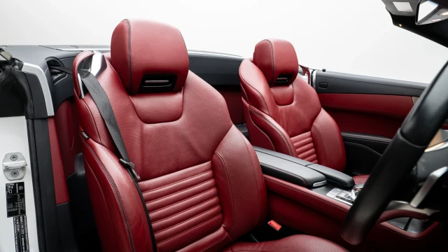 Mercedes-Benz SL Image 8