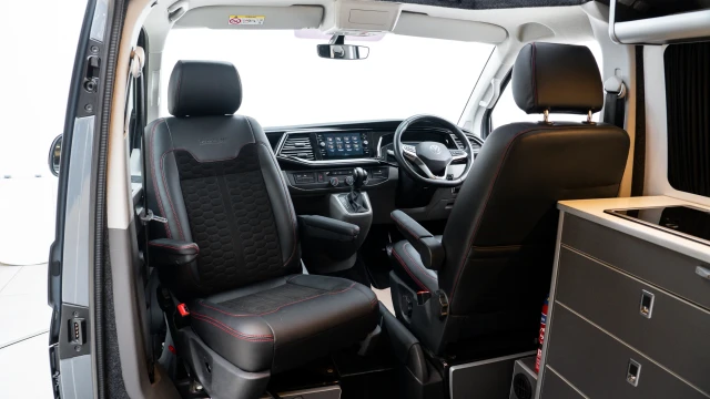 Volkswagen Transporter Image 8