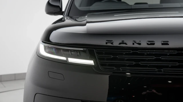 Land Rover Range Rover Sport Image 8
