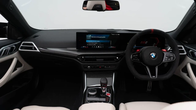 BMW M4 Image 8