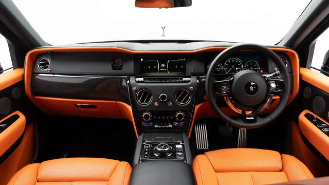 Rolls-Royce Cullinan Image 2