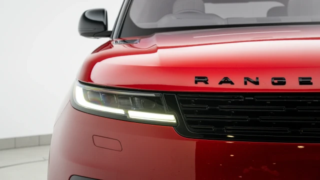 Land Rover Range Rover Sport Image 8