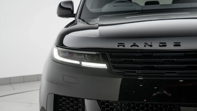 Land Rover Range Rover Sport Image 8