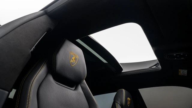 Lamborghini Urus Image 7