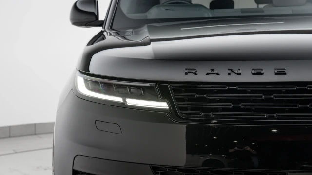 Land Rover Range Rover Sport Image 8