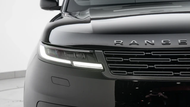 Land Rover Range Rover Sport Image 8
