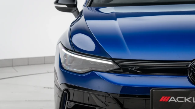 Volkswagen Golf Image 8