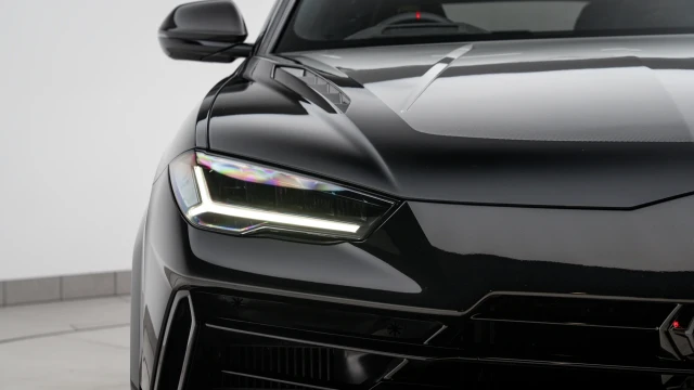 Lamborghini Urus Image 7