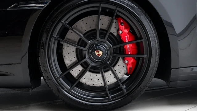 Porsche 911 Image 7