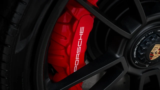 Porsche 911 Image 8