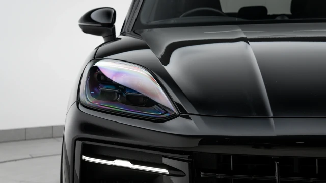 Porsche Cayenne Image 8