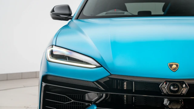 Lamborghini Urus Image 8
