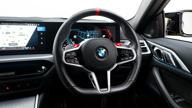 BMW M4 Image 8