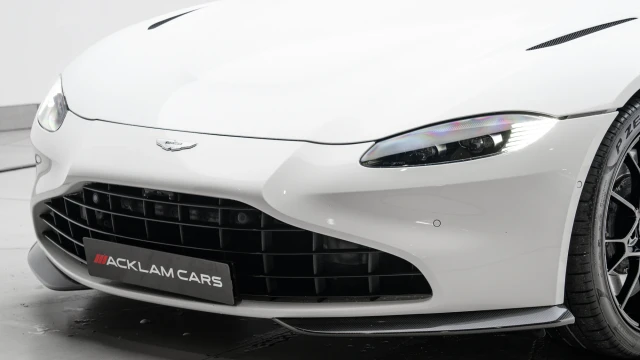 Aston Martin Vantage Image 7