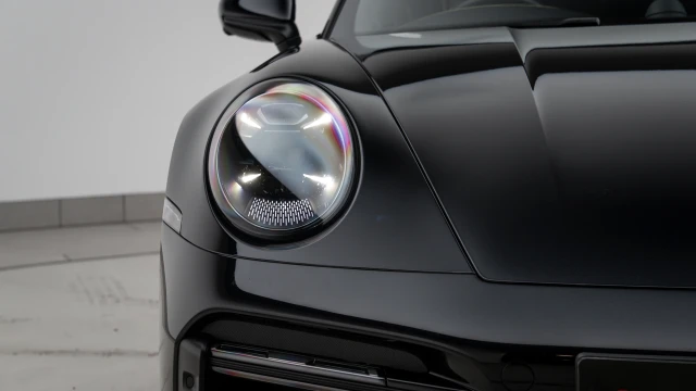 Porsche 911 Image 8