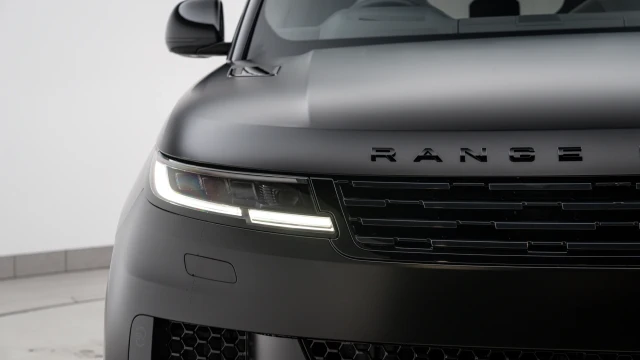 Land Rover Range Rover Sport Image 8