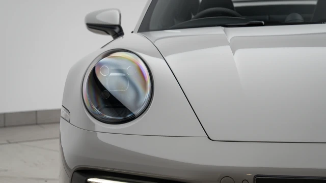 Porsche 911 Image 8