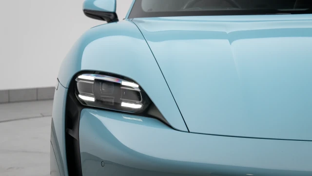 Porsche Taycan Image 7